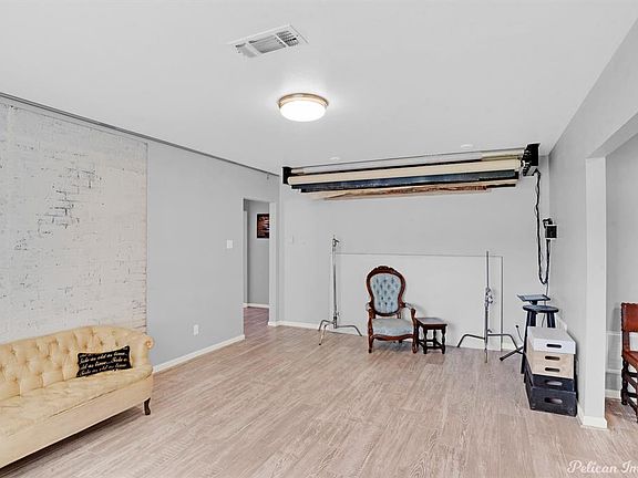 4th image of 5511 E Texas St
