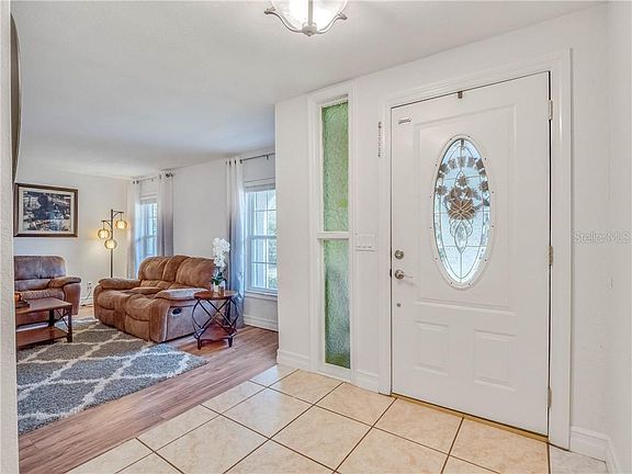 5th image of 2441 Oak Dr