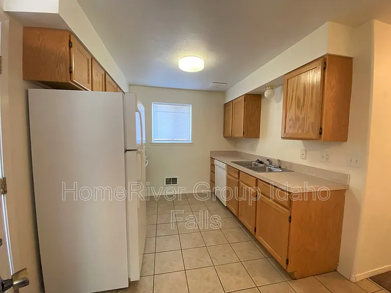 3184 Chasewood Dr — Photo 2