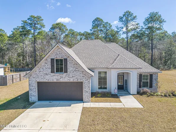 11998 Michael Grace Dr, Gulfport, MS 39503