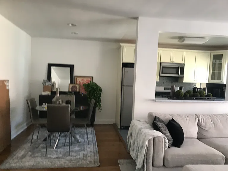 102 N Hayworth Ave #3 — Photo 9