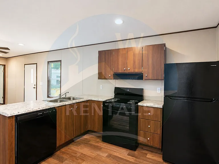 1033 Dillsboro Rd — Photo 3