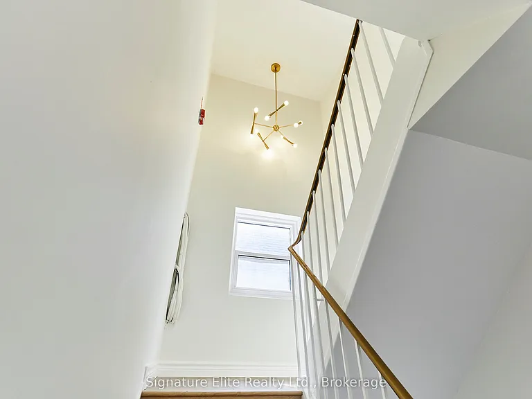 50 Scarborough Golf Club Rd #124 — Photo 15