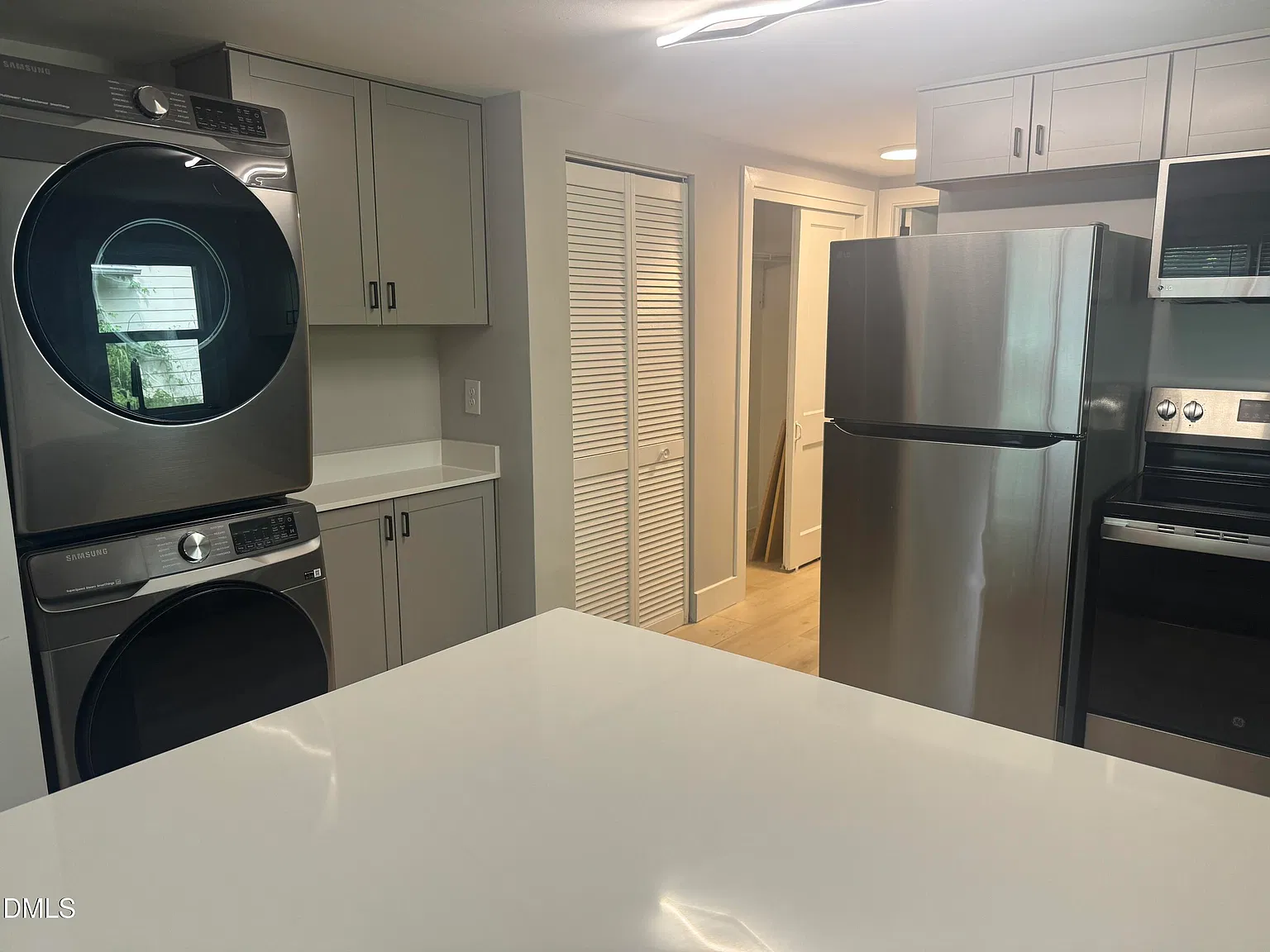 1 bed, 1.0 bath, $1,275 — Photo 3
