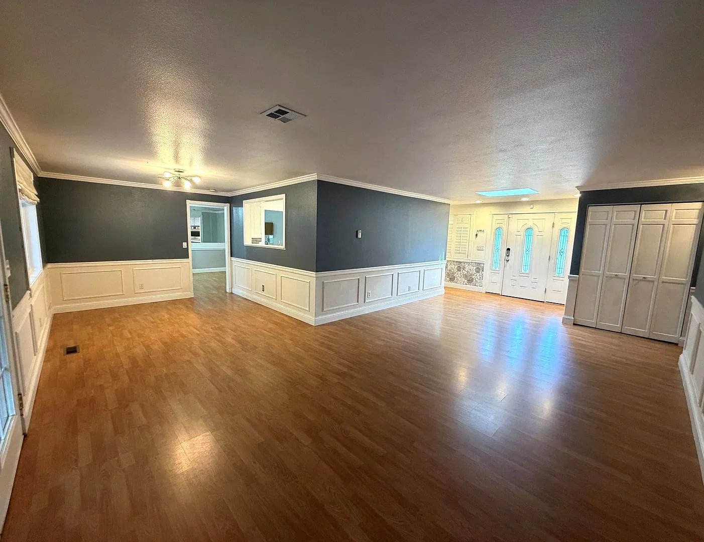 3 bed, 2998 sqft, $3,500 — Photo 2