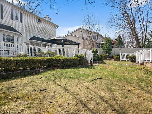 4th image of 333 Boscombe Ave