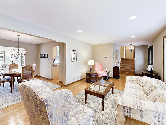 3rd image of 7717 Rohrer Dr