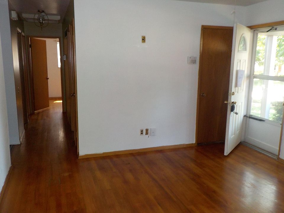 1st image of 1549 Reale Ave