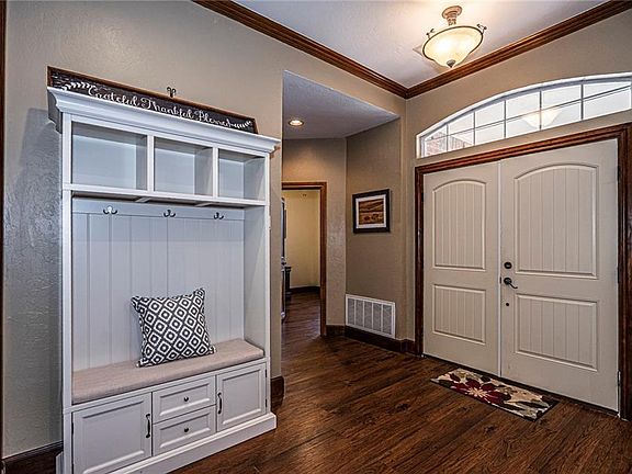 4th image of 18108 Vermejo Dr
