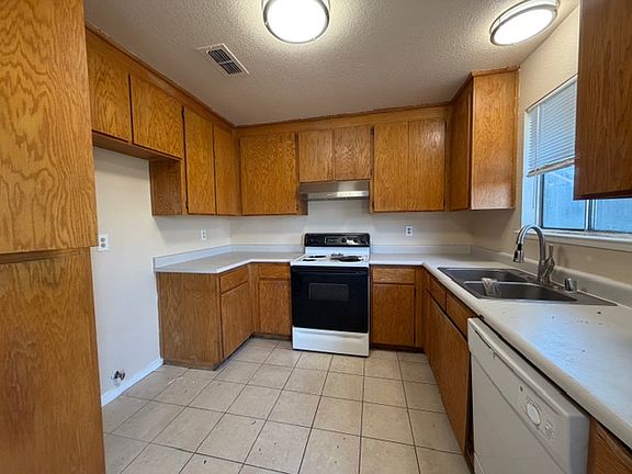 4th image of 8149 Follett Ct