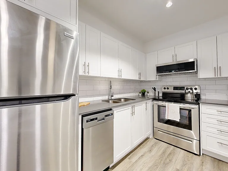 120 Torresdale Ave — Photo 13