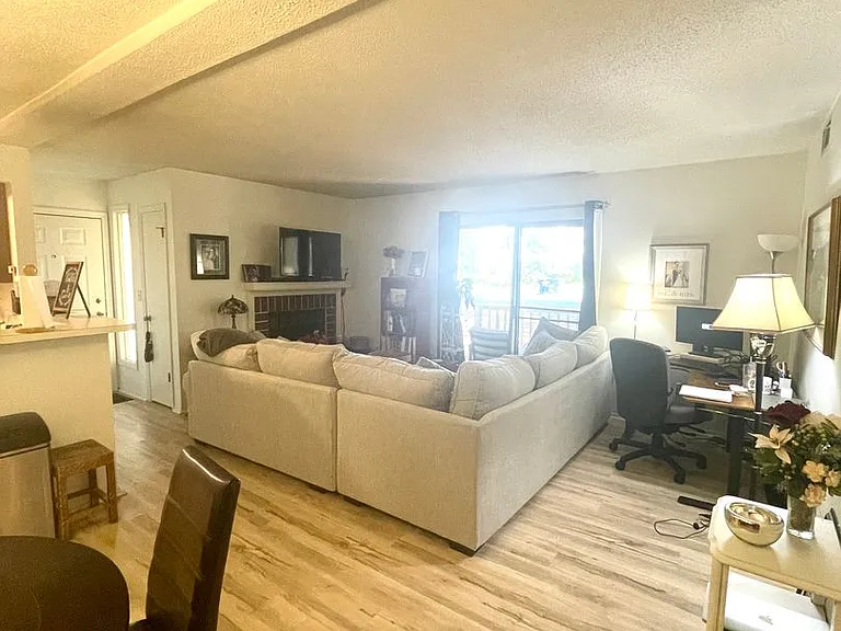 1054 Anna Knapp Blvd #1D — Photo 3