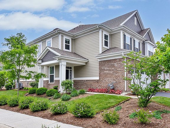 A true end unit located on a quiet corner with beautiful landscaping. Timber Creek Park right around