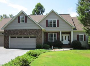 323 W Commodore Dr, Cross Hill, SC 29332