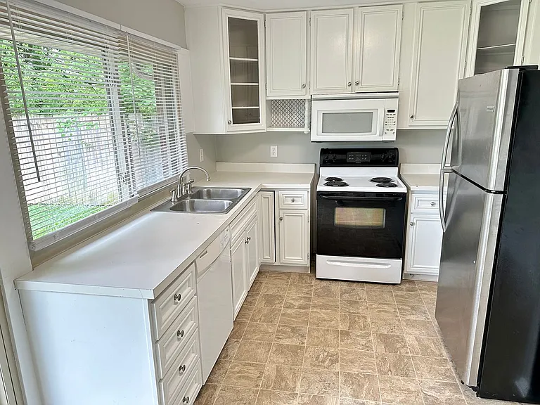 130 Timberwood Ln — Photo 7
