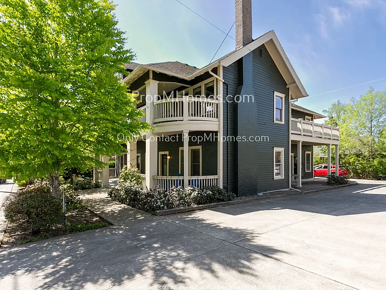 Charming Two Bedroom, One Bath in Mt Tabor! — Photo 17
