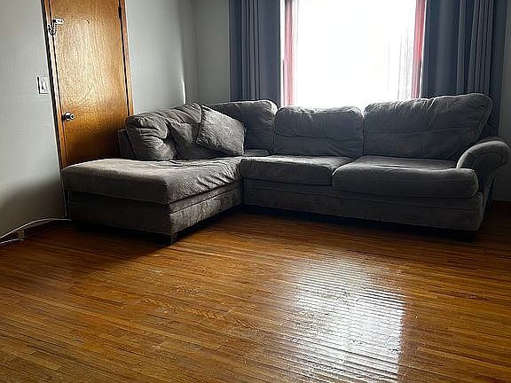 5th image of 48 Schuler Ave