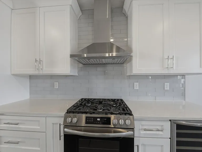 3912 Edwards Rd — Photo 19