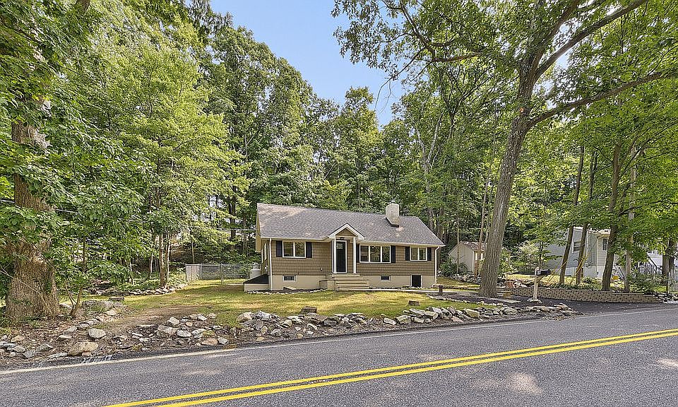 65 Breakneck Rd, Highland Lakes, NJ 07422 Zillow