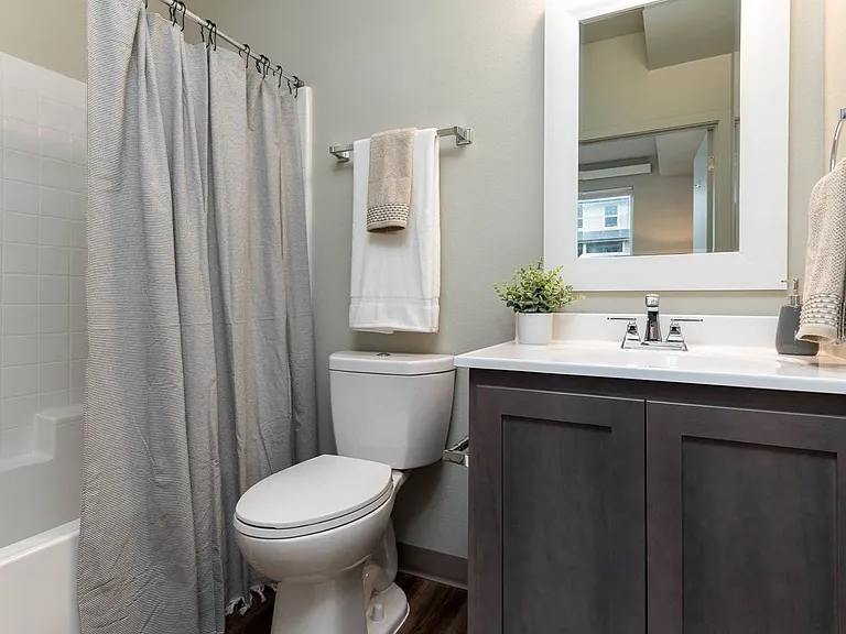Quatama Woods | Primary Bathroom