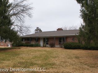 6725 Foxshire Dr, Florissant, MO 63033