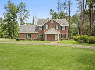 203 Country Club Ln, Leesville, LA 71446