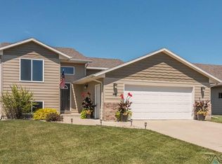 1404 E 69th St N, Sioux Falls, SD 57104