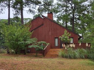 19 Pine Cone Dr, Hampton, VA 23669