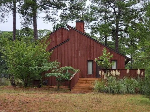 19 Pine Cone Dr, Hampton, VA 23669