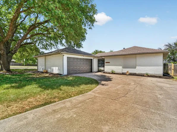 10144 Bugle Dr, Fort Worth, TX 76108
