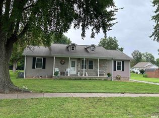 712 S Locust St, Sesser, IL 62884