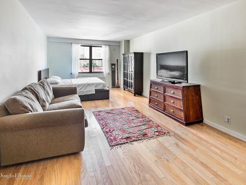 1st image of 201 E 28th St #10B