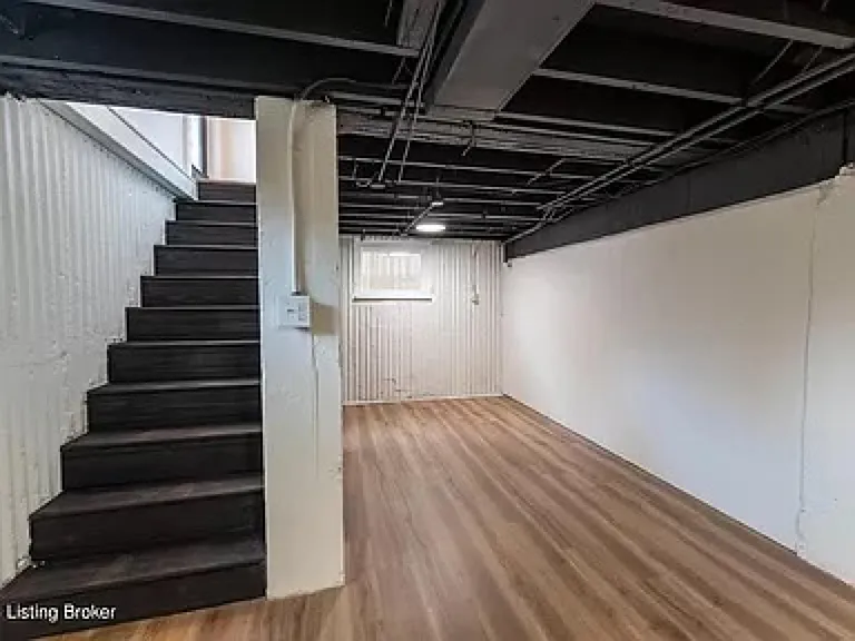 2145 Gladstone Ave — Photo 25