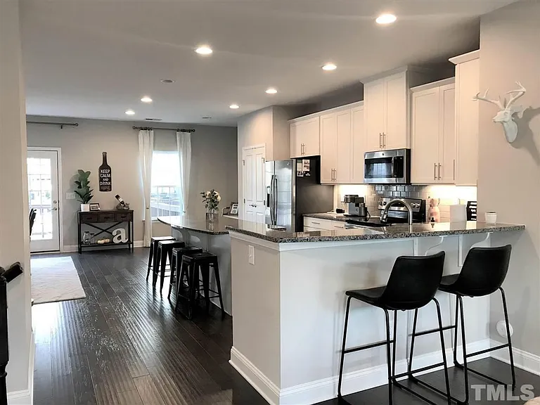 110 Brier Smt — Photo 5