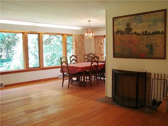 5th image of 807 E Woodingham Dr