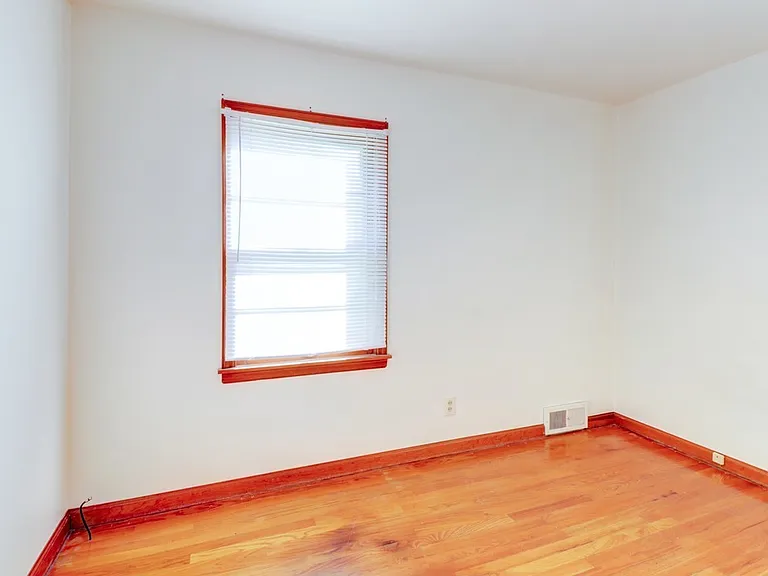 602 S Mattis Ave — Photo 10