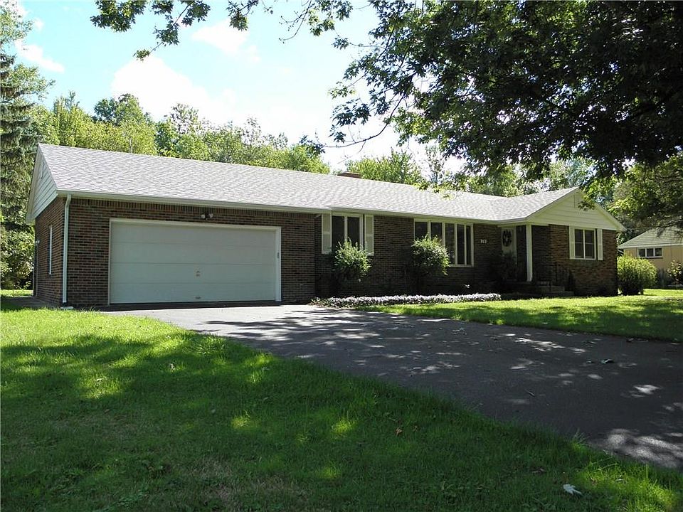 1st image of 70 Sunset Dr