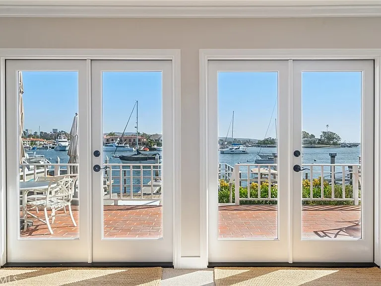 2732 Bayshore Dr — Photo 12