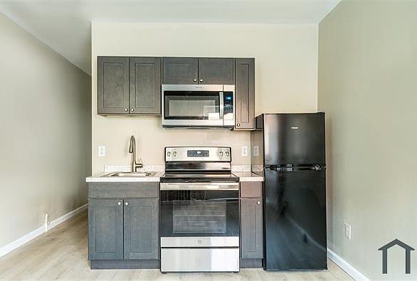 1st image of 104 S 51st St #B