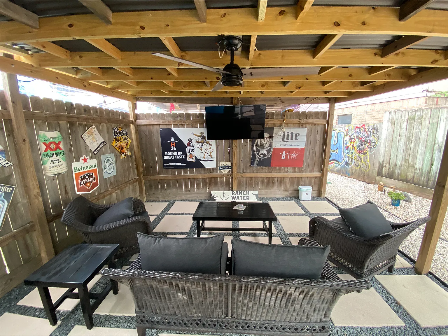 Cedarcliff Dr, Houston — Photo 1