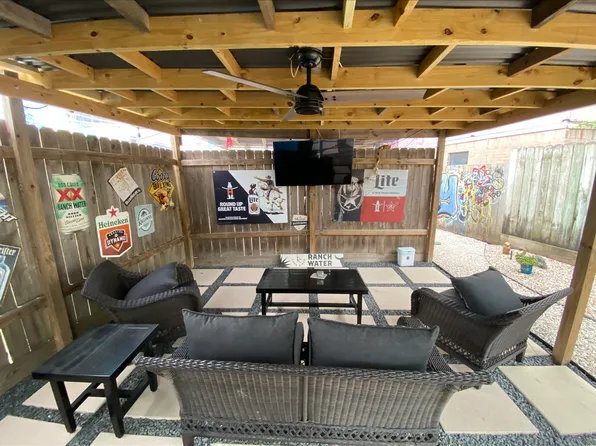 (undisclosed Address), Houston, TX 77070