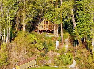 27131 Hake Rd SW, Vashon, WA 98070