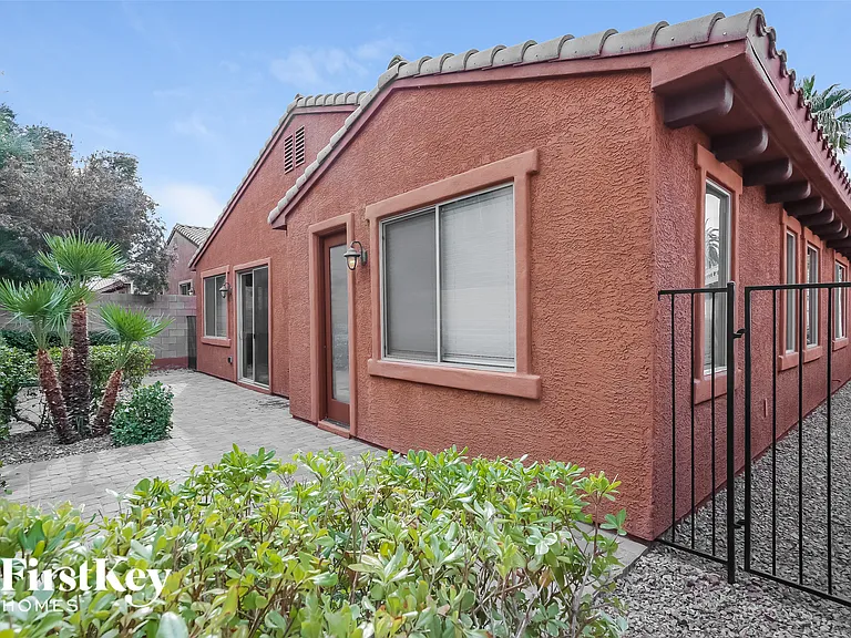 1044 Via Camelia St — Photo 15