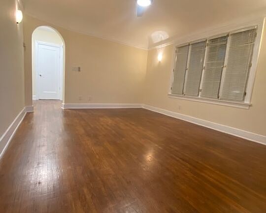 2nd image of 1040 N Sweetzer Ave #1044