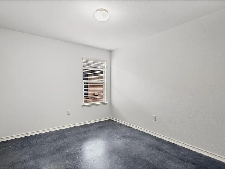 15105 Verela Dr — Photo 9