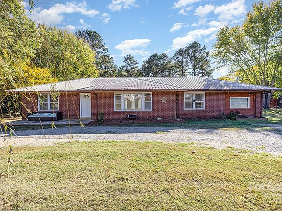 3rd image of 356 Eastside Dr