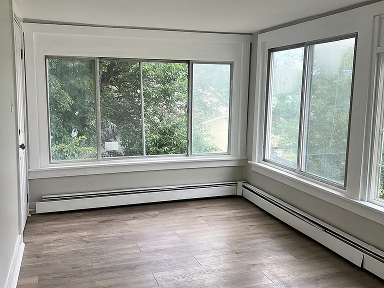 1004 Oak St #1 — Photo 4