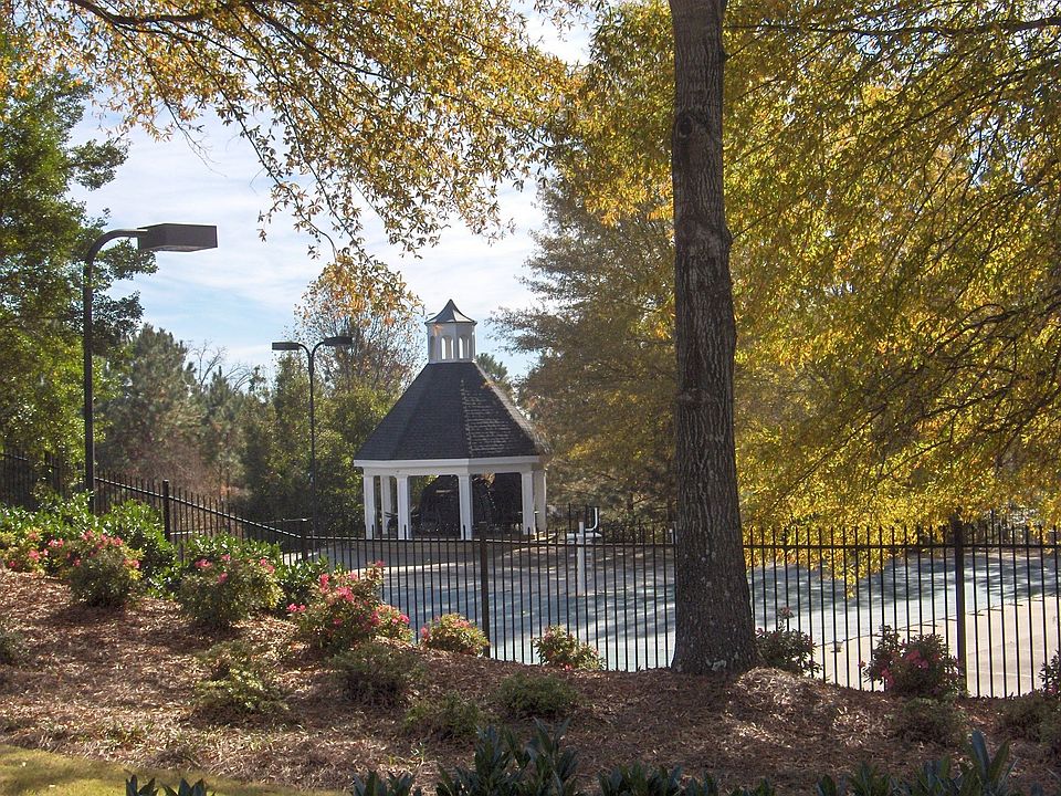 Neighborhood amenities include swimming, tennis, playground, volleyball, &more