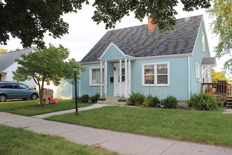 1st image of 1821 S 19th St