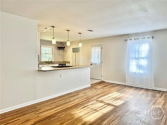 4th image of 1714 E 60th St
